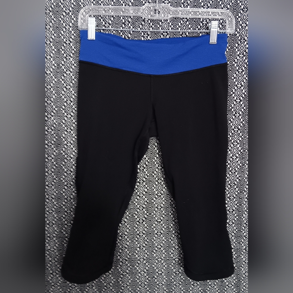 Lululemon Ruffled Crops Women's Size 6